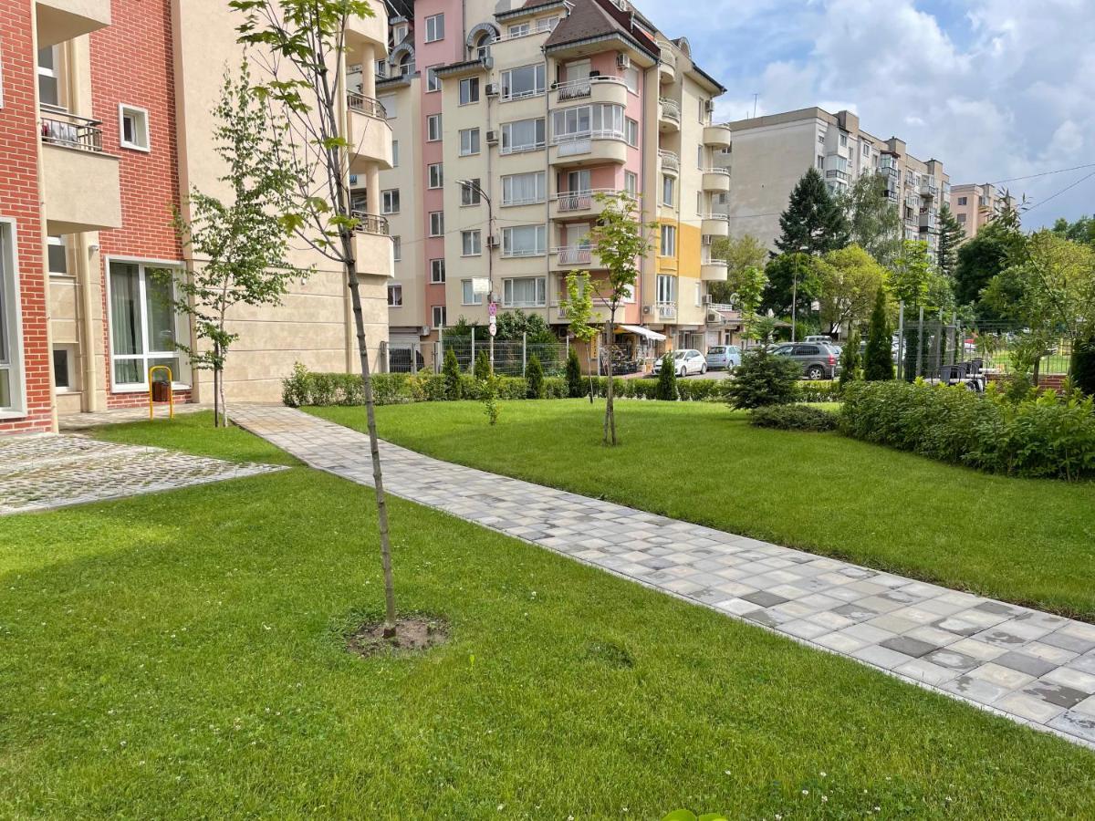 Апартаменти Mladost 2 - Free Parking